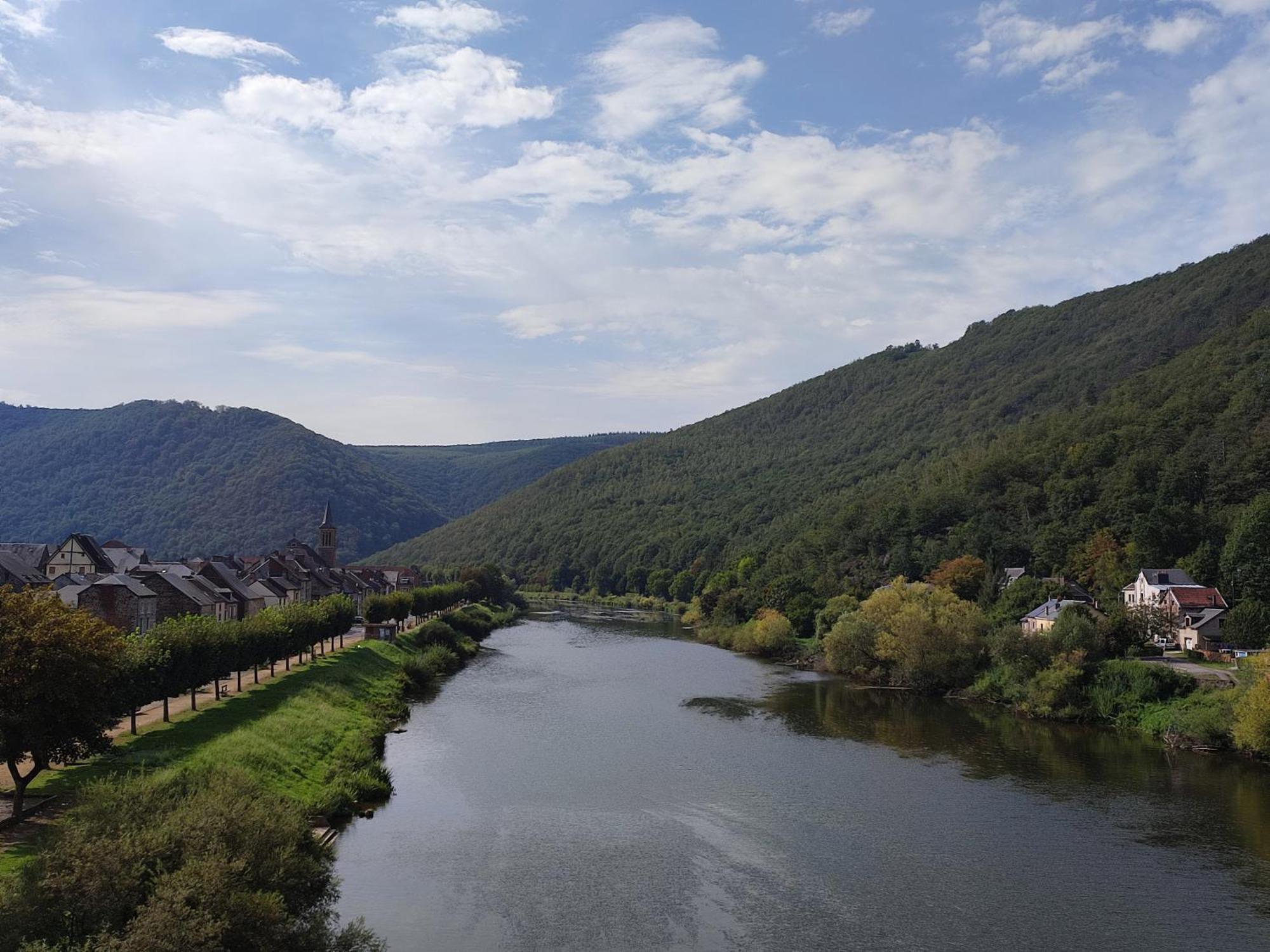 Entre Meuse Et Foret Revin  Zewnętrze zdjęcie