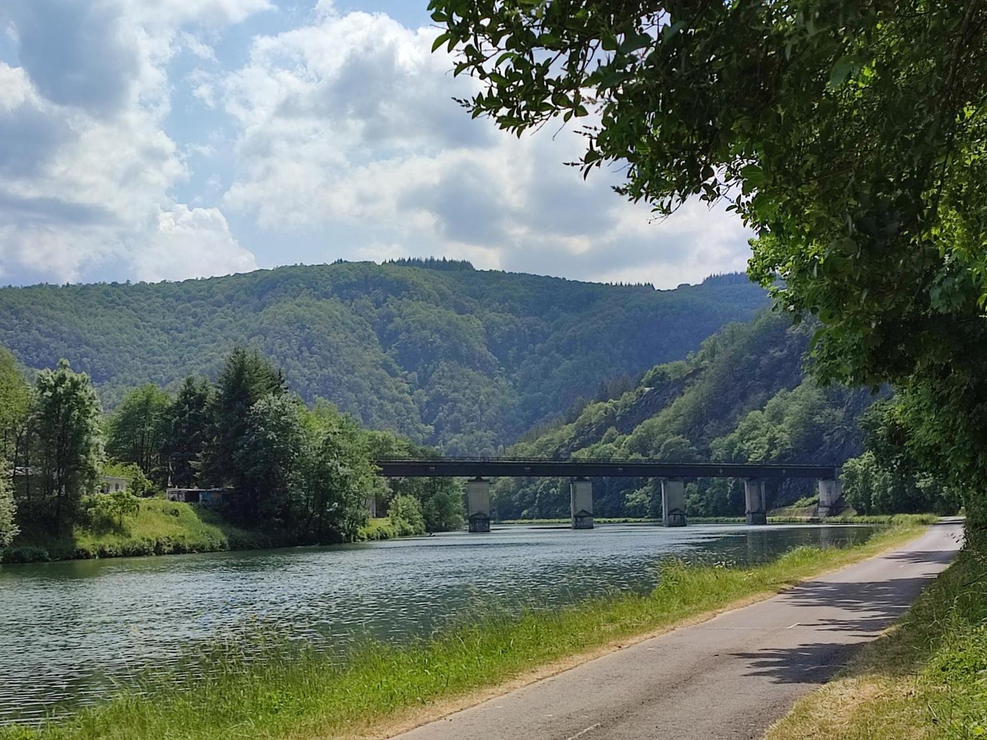 Entre Meuse Et Foret Revin  Zewnętrze zdjęcie